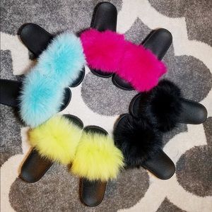 Faux fur slides